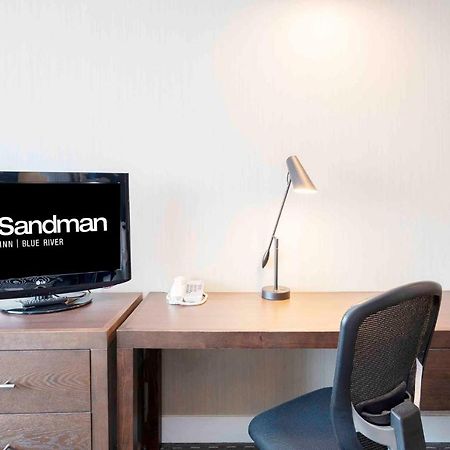 Sandman Inn Блу-Рівер Екстер'єр фото